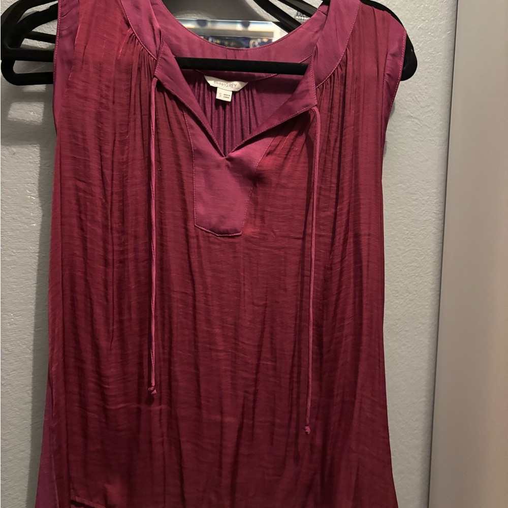 Elegant Women's Burgundy Sleeveless Top